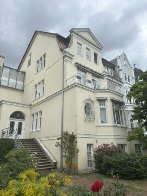 Herzlich willkommen in Schwachhausen! 4 Zimmer mit Fahrstuhl, 28209 Bremen, Etagenwohnung